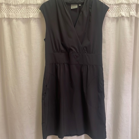 Athleta Dresses & Skirts - Athleta  Dahlia Dress Wrap V-Neck Black Size 12 grey woman